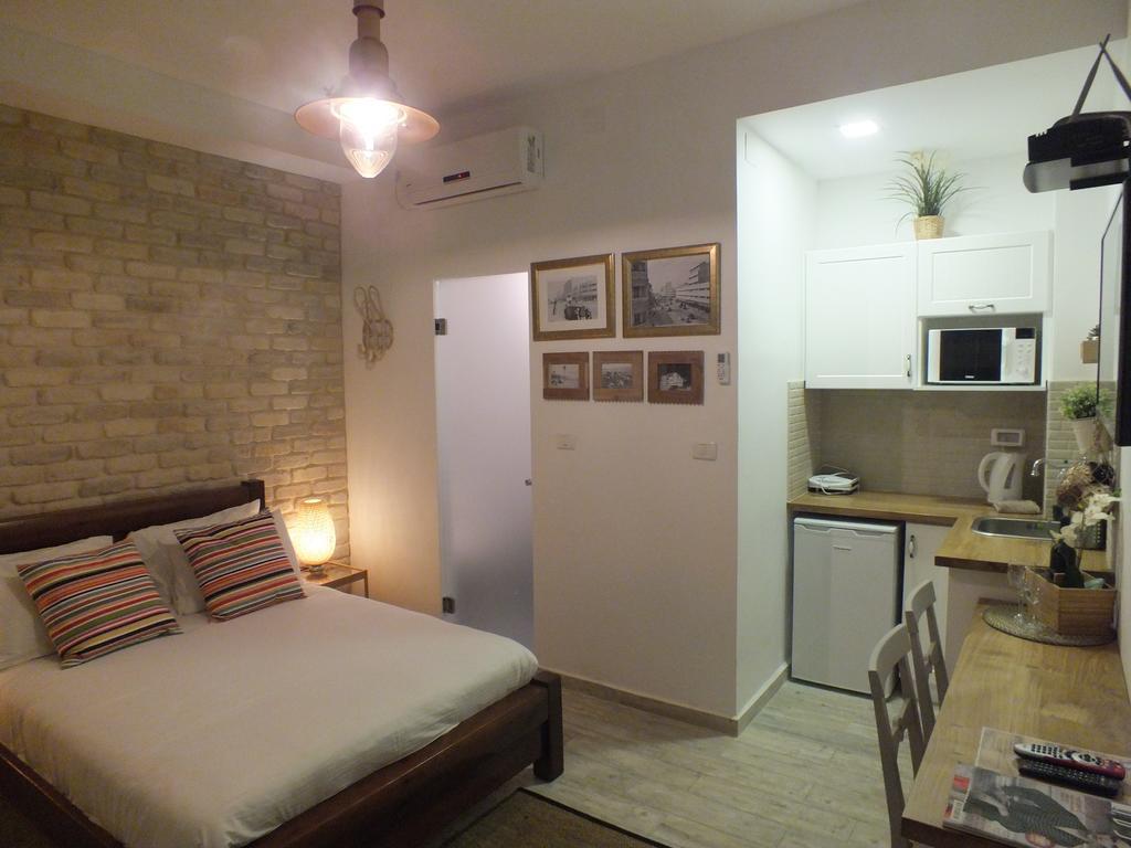 Banker'S Boutique Apartment Haifa Room photo